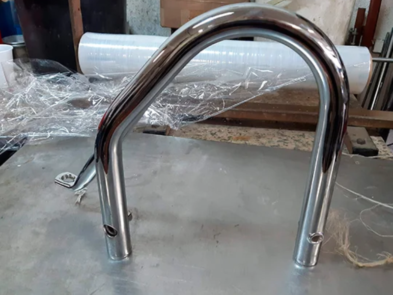 Restauración Motos Clásicas: cromado de tubo moto con acabado espejo y alta resistencia